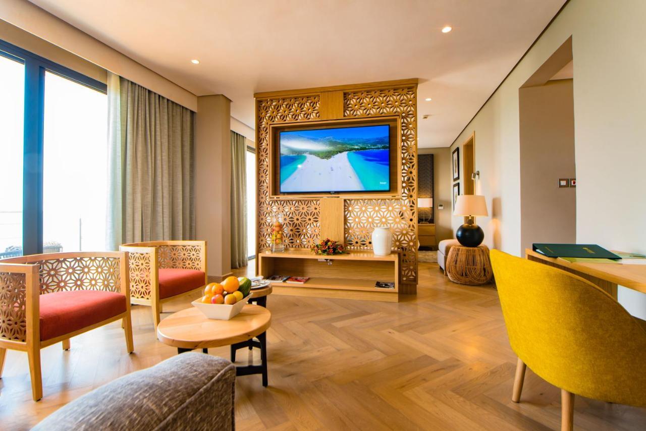 Sunbird Waterfront Hotel Salima Bagian luar foto